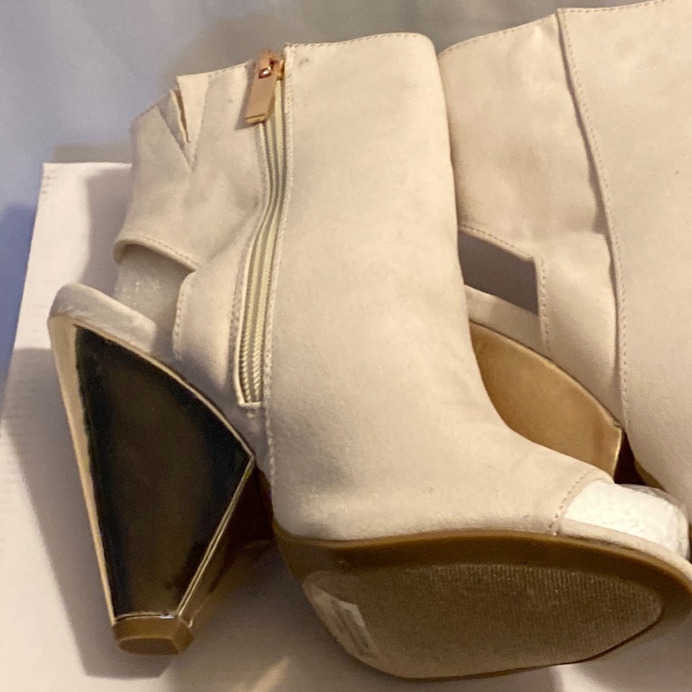 💎NEW BOOTIES WITH PEEP TOES ,PERFECT YEAR ROUND